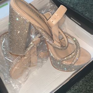 She has class platform heels